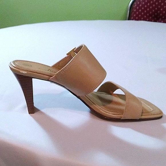 Vintage Fioni size 6 good condition camel open-toed gold buckle on side. - Picture 3 of 6